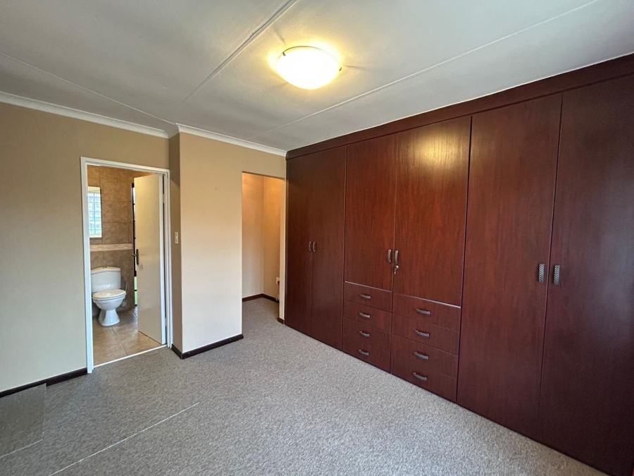 3 Bedroom Property for Sale in Goedeburg Gauteng