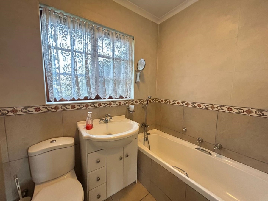 3 Bedroom Property for Sale in Goedeburg Gauteng