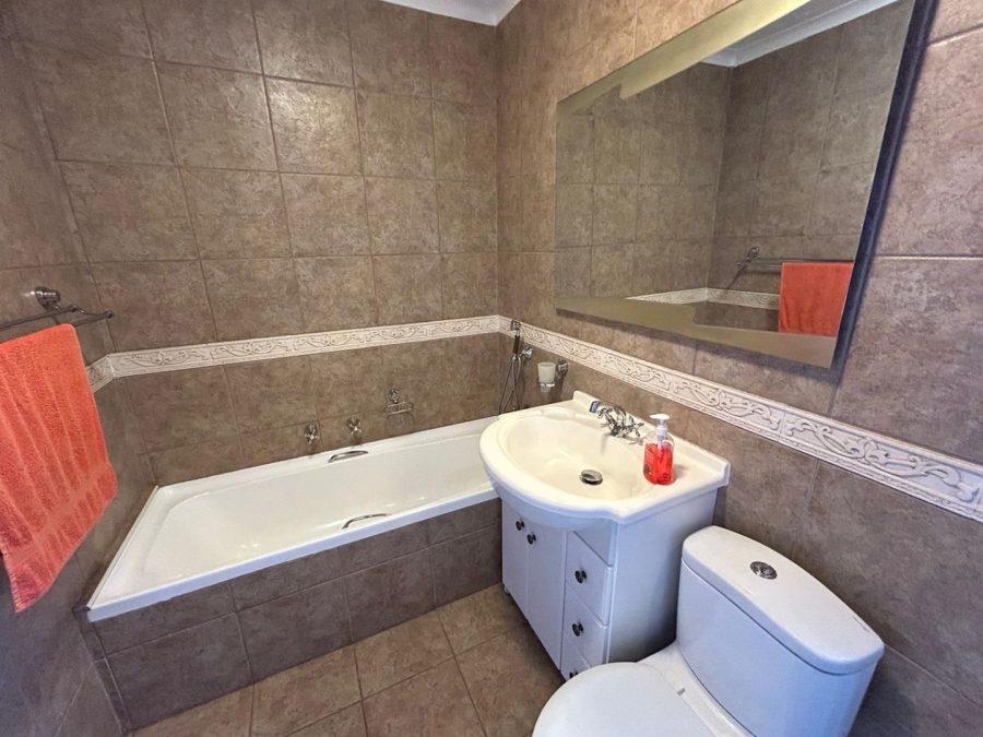 3 Bedroom Property for Sale in Goedeburg Gauteng