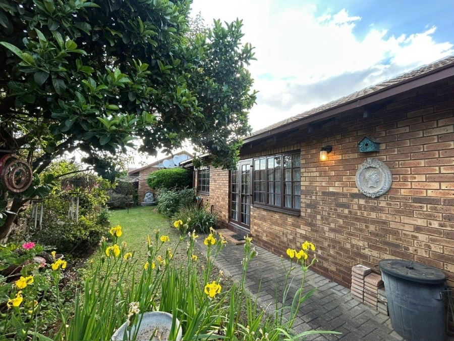 3 Bedroom Property for Sale in Goedeburg Gauteng