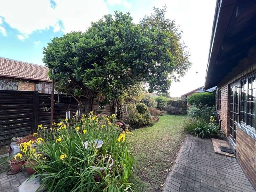 3 Bedroom Property for Sale in Goedeburg Gauteng