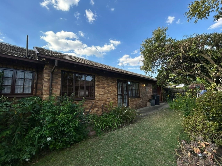 3 Bedroom Property for Sale in Goedeburg Gauteng