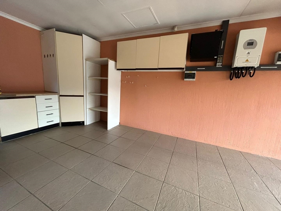 3 Bedroom Property for Sale in Goedeburg Gauteng