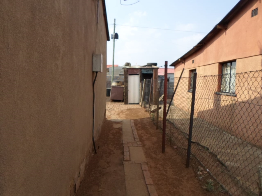 4 Bedroom Property for Sale in Katlehong Gauteng
