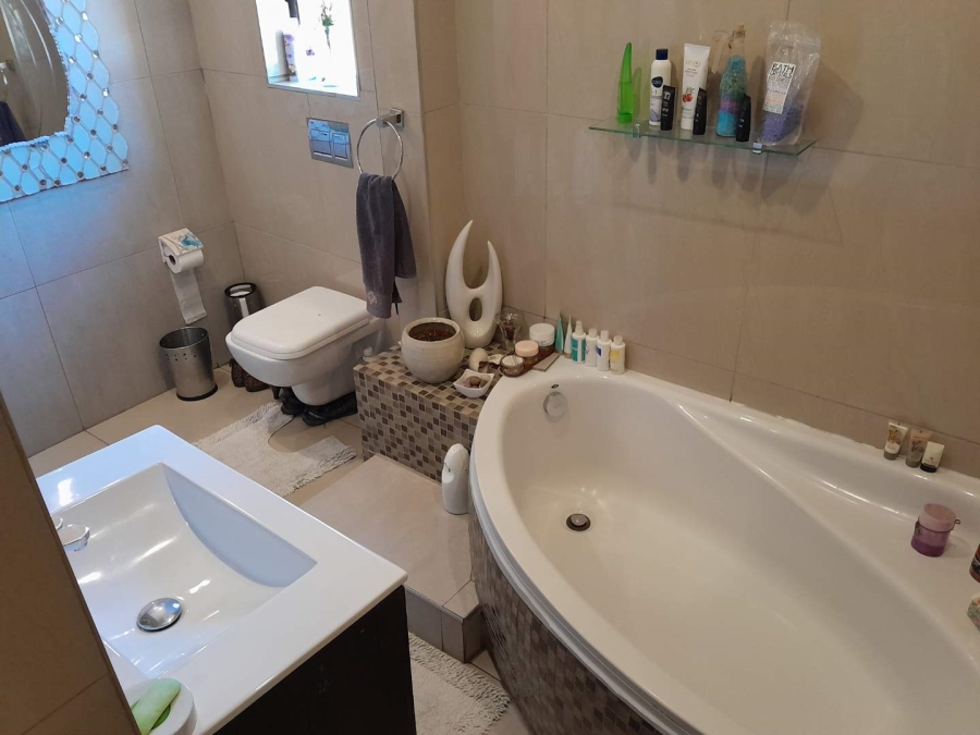 3 Bedroom Property for Sale in Elandspark Gauteng