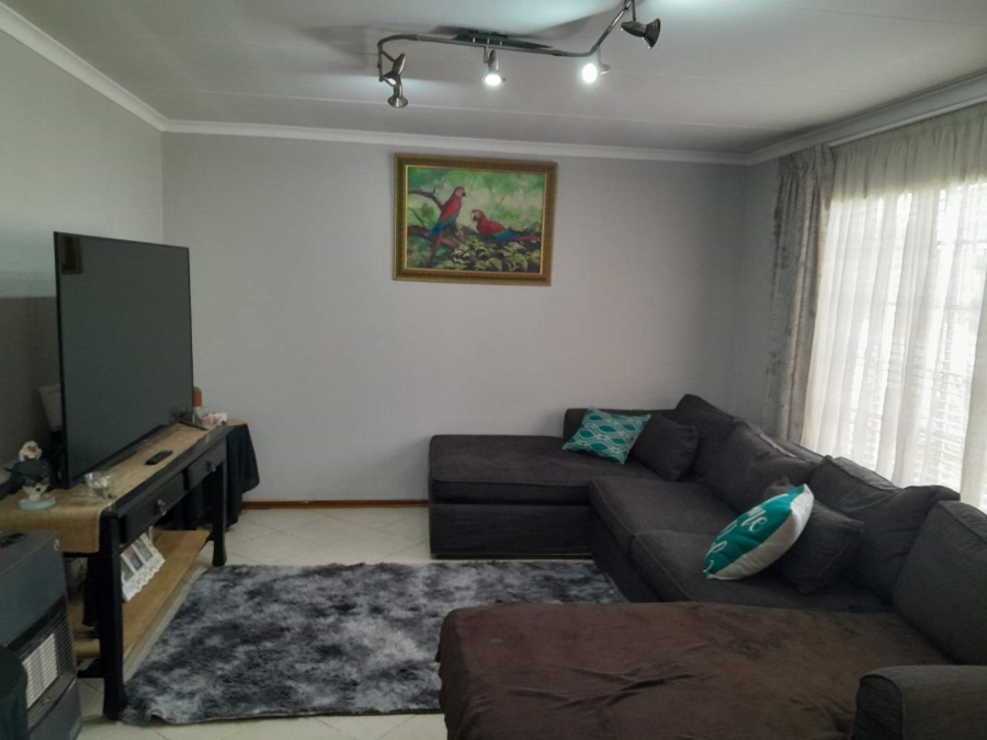 3 Bedroom Property for Sale in Verwoerdpark Gauteng