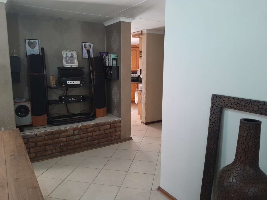 3 Bedroom Property for Sale in Verwoerdpark Gauteng