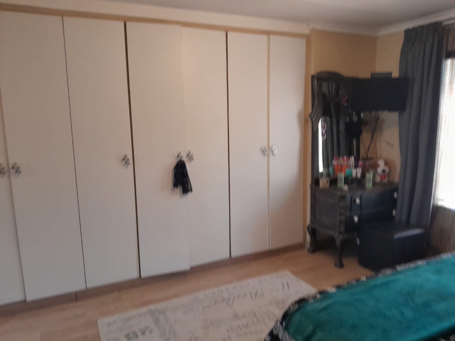3 Bedroom Property for Sale in Verwoerdpark Gauteng