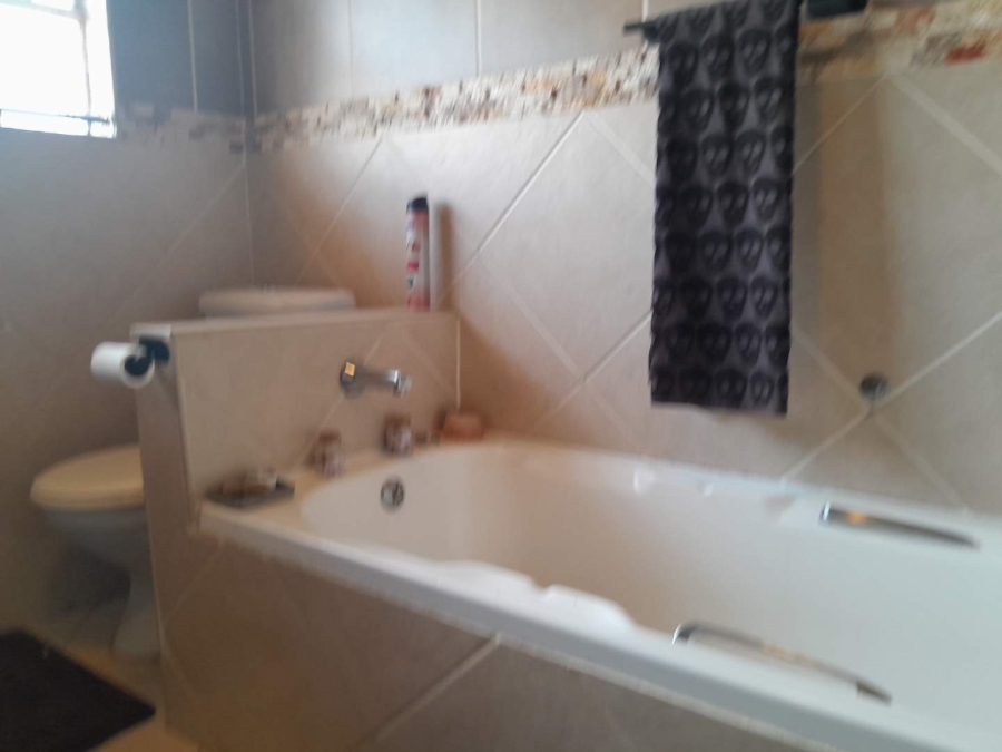 3 Bedroom Property for Sale in Verwoerdpark Gauteng
