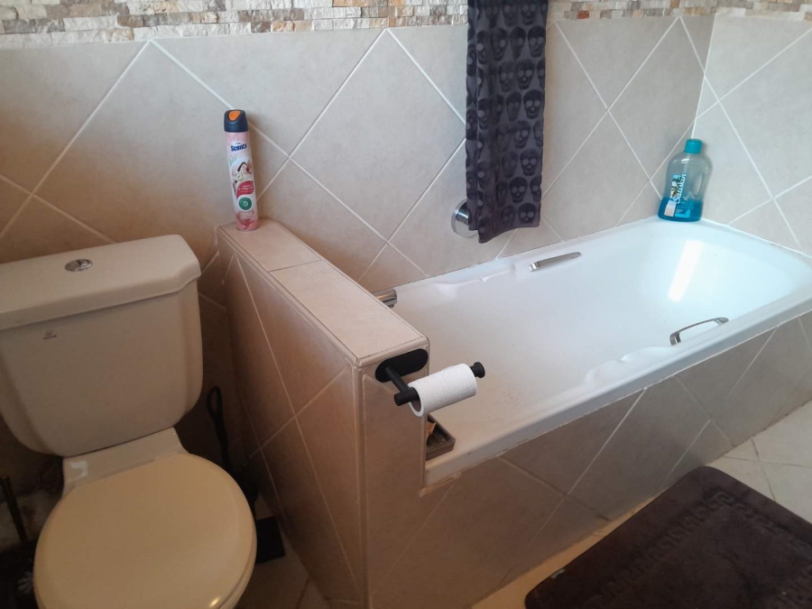 3 Bedroom Property for Sale in Verwoerdpark Gauteng