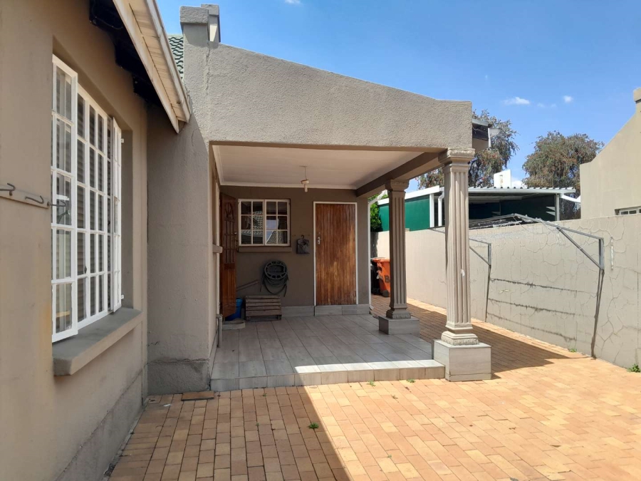 3 Bedroom Property for Sale in Verwoerdpark Gauteng