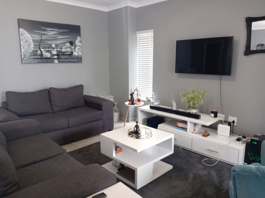 To Let 3 Bedroom Property for Rent in Lyndhurst Gauteng