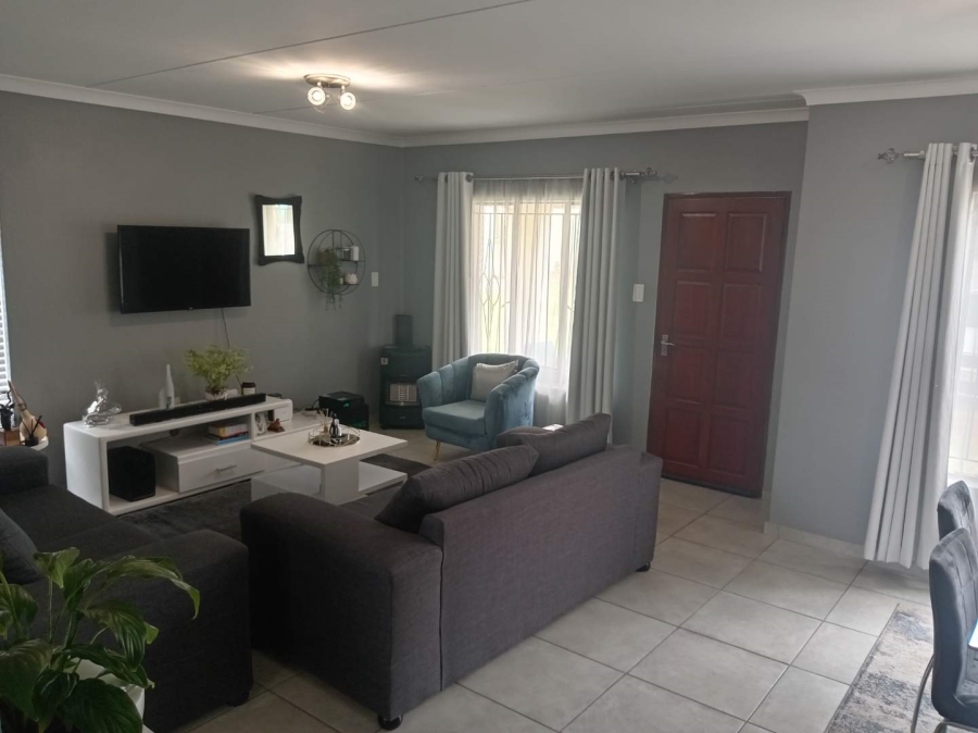 To Let 3 Bedroom Property for Rent in Lyndhurst Gauteng