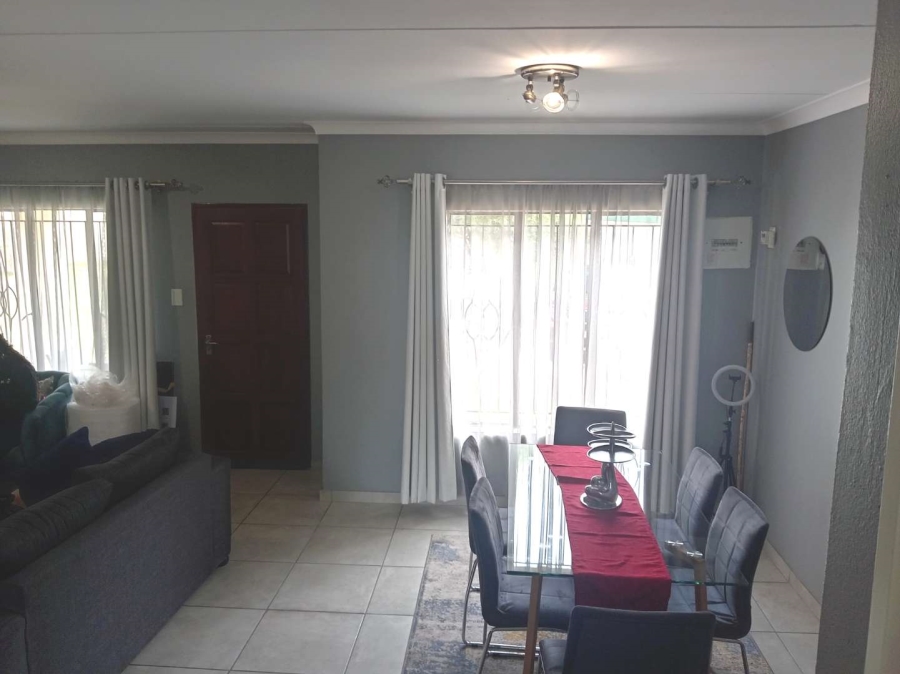 To Let 3 Bedroom Property for Rent in Lyndhurst Gauteng