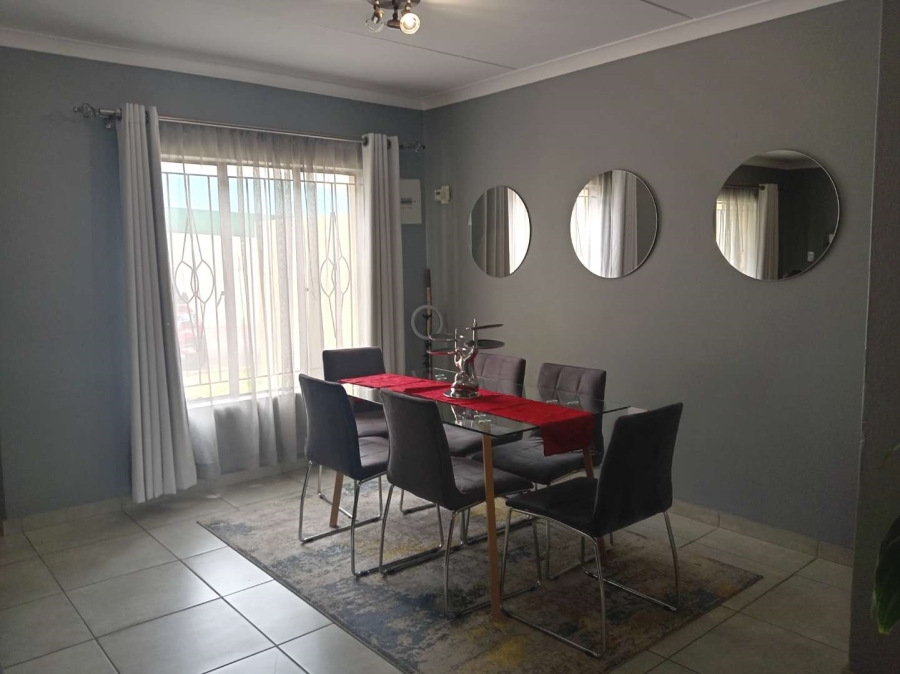 To Let 3 Bedroom Property for Rent in Lyndhurst Gauteng