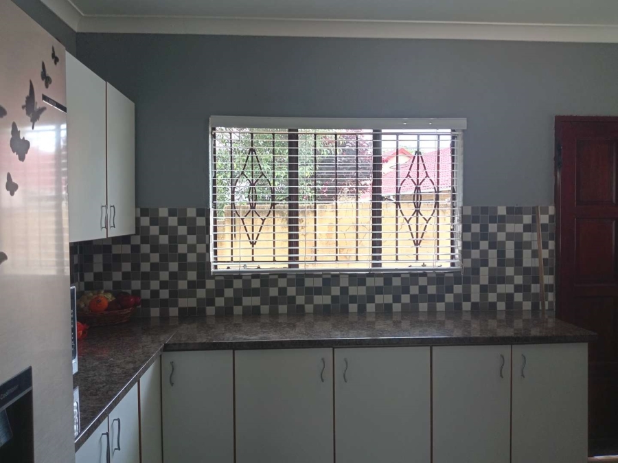 To Let 3 Bedroom Property for Rent in Lyndhurst Gauteng