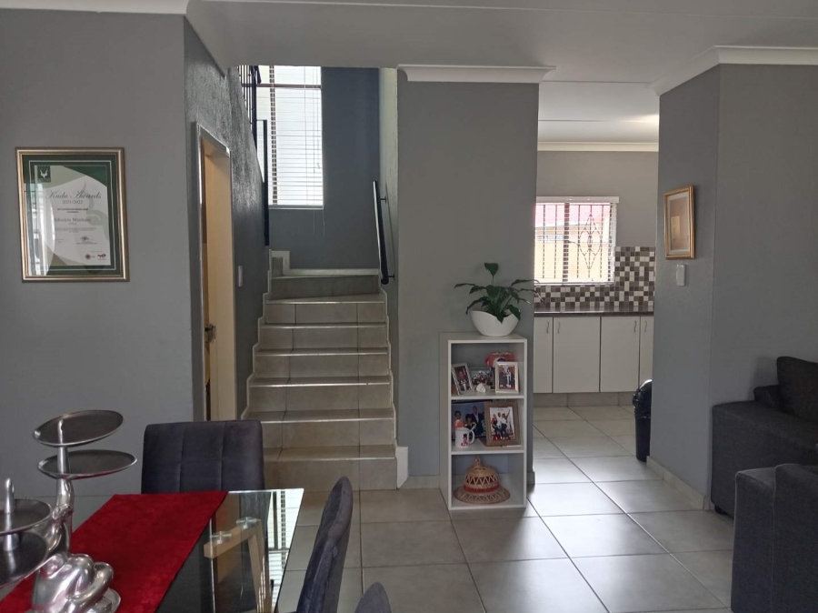 To Let 3 Bedroom Property for Rent in Lyndhurst Gauteng