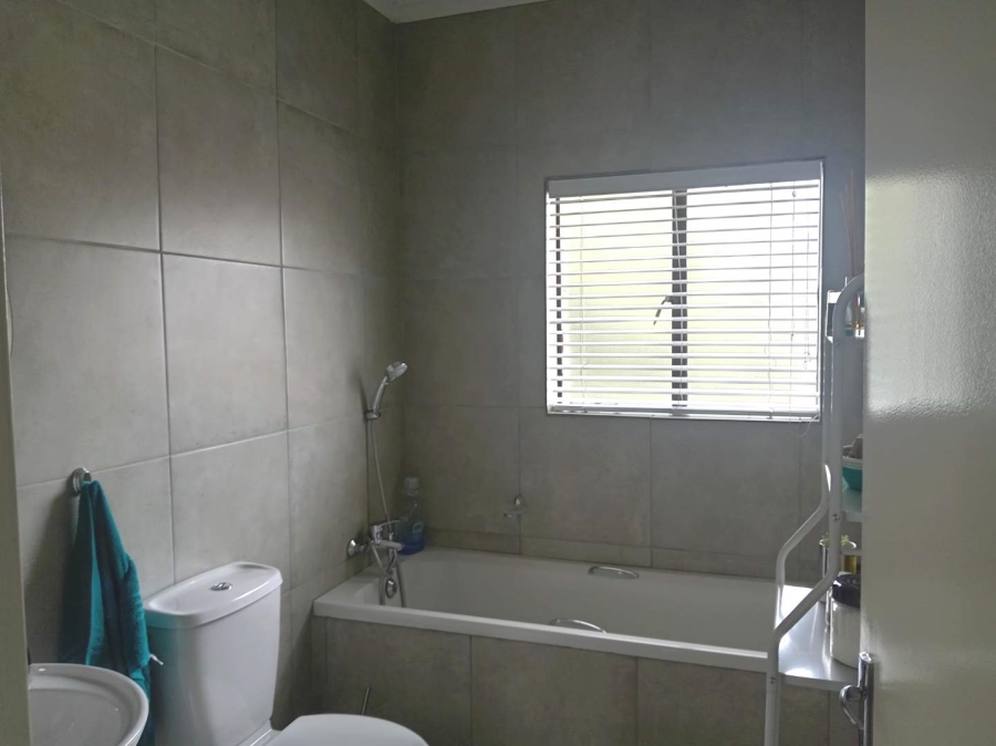 To Let 3 Bedroom Property for Rent in Lyndhurst Gauteng
