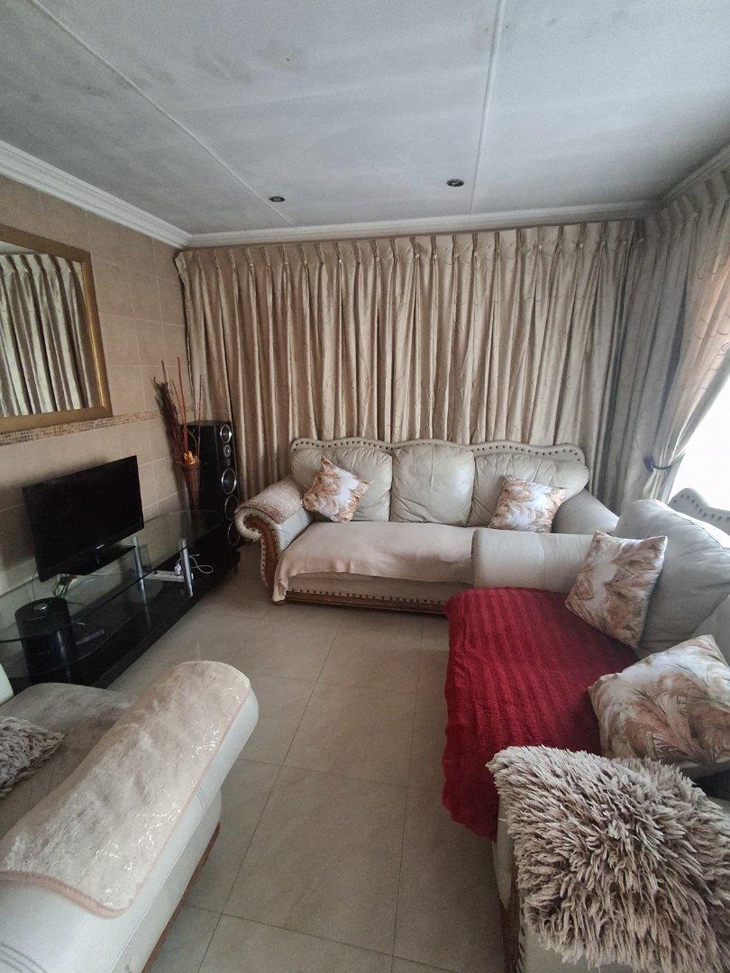 2 Bedroom Property for Sale in Mabopane Gauteng