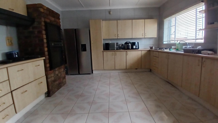 To Let 3 Bedroom Property for Rent in Birchleigh Gauteng