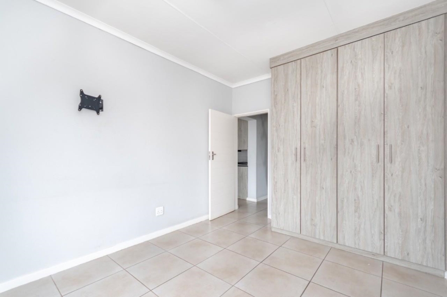 2 Bedroom Property for Sale in Goedeburg Gauteng