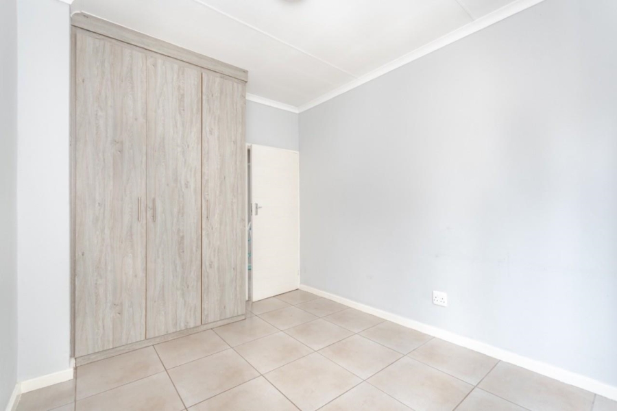 2 Bedroom Property for Sale in Goedeburg Gauteng