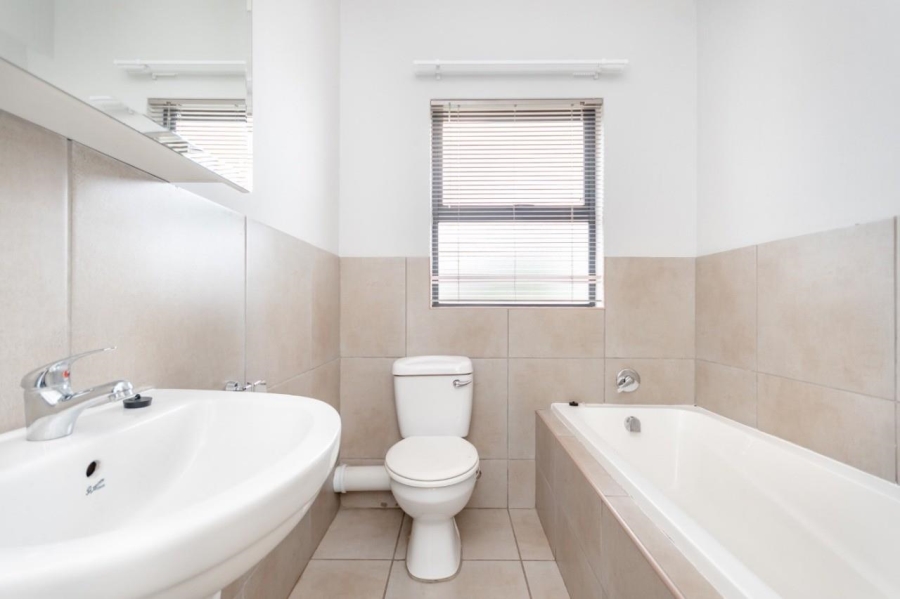 2 Bedroom Property for Sale in Goedeburg Gauteng