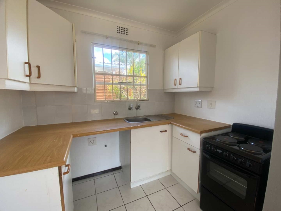 To Let 2 Bedroom Property for Rent in Fairland Gauteng