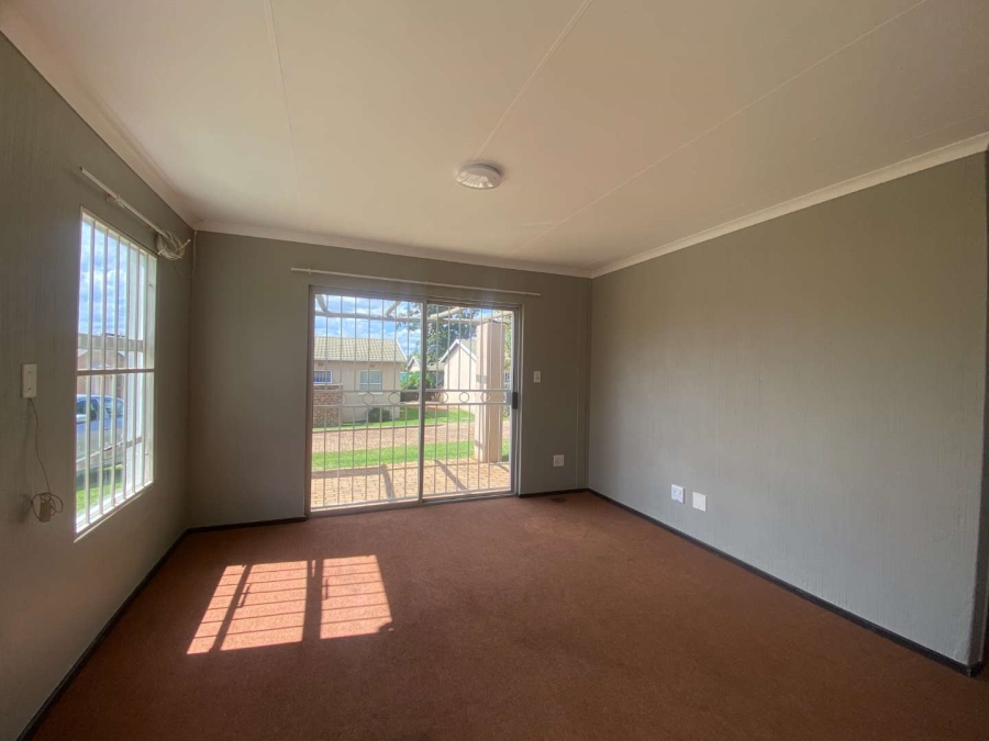 To Let 2 Bedroom Property for Rent in Fairland Gauteng