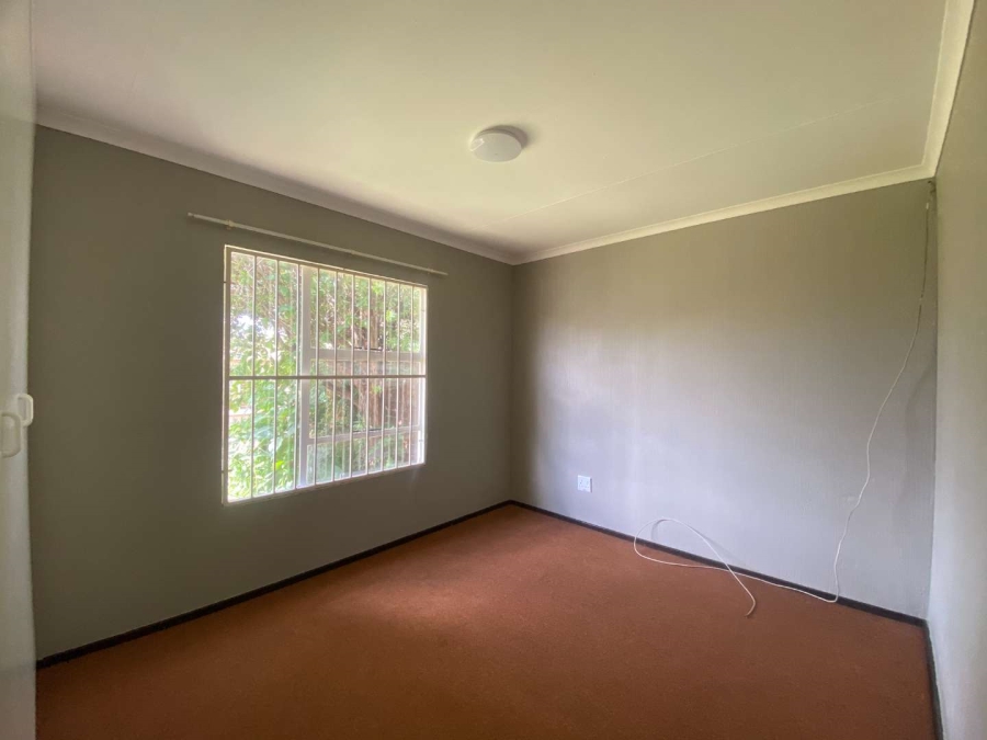 To Let 2 Bedroom Property for Rent in Fairland Gauteng