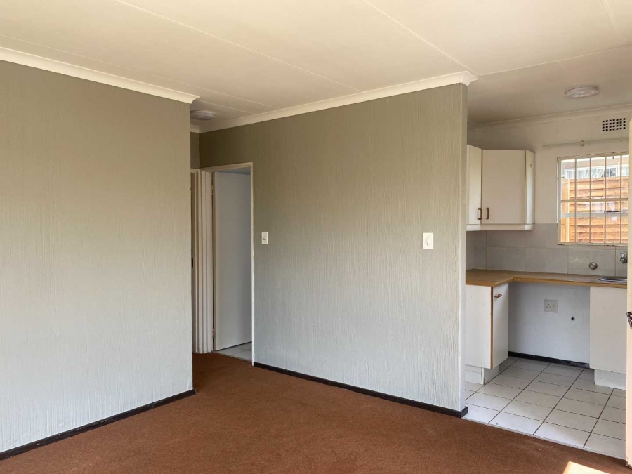 To Let 2 Bedroom Property for Rent in Fairland Gauteng
