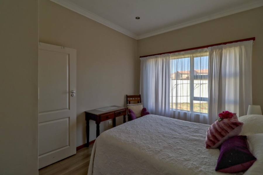 To Let 3 Bedroom Property for Rent in The Wilds Gauteng