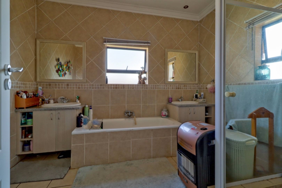 To Let 3 Bedroom Property for Rent in The Wilds Gauteng