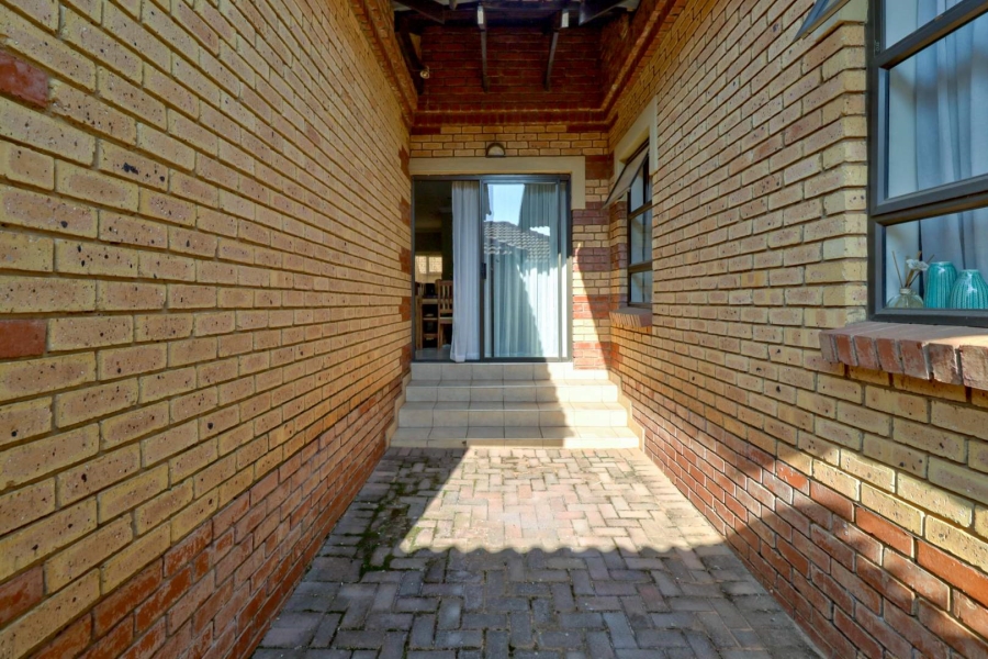 To Let 3 Bedroom Property for Rent in The Wilds Gauteng