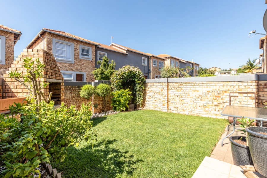 3 Bedroom Property for Sale in Wilgeheuwel Gauteng
