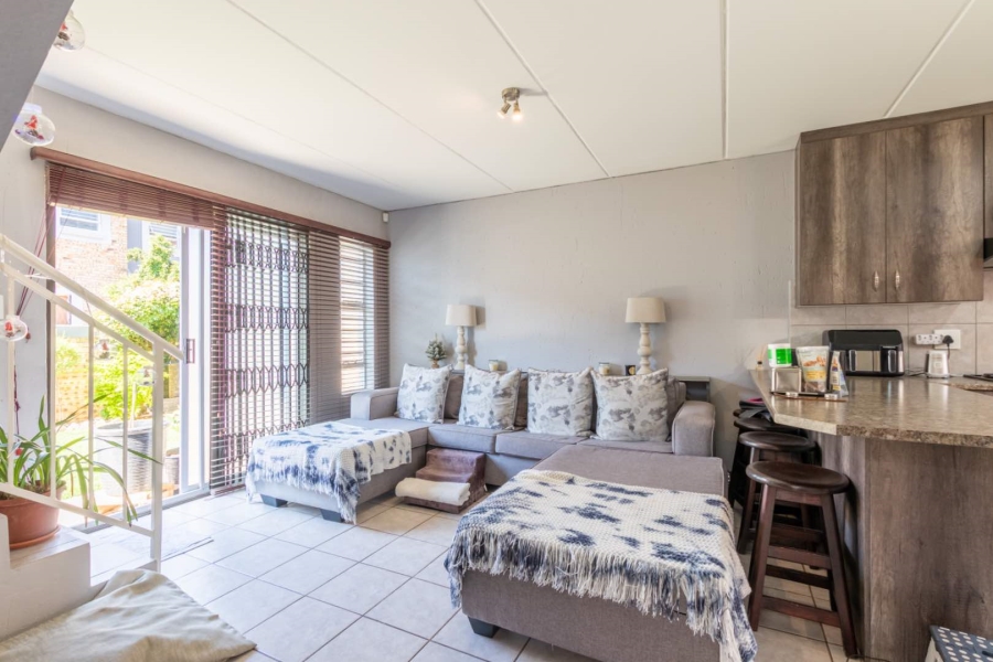 3 Bedroom Property for Sale in Wilgeheuwel Gauteng