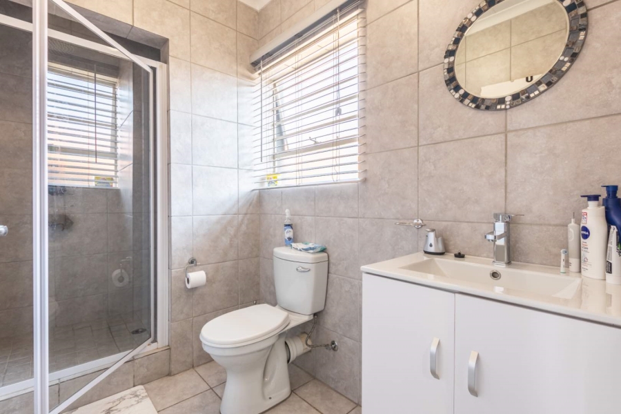 3 Bedroom Property for Sale in Wilgeheuwel Gauteng