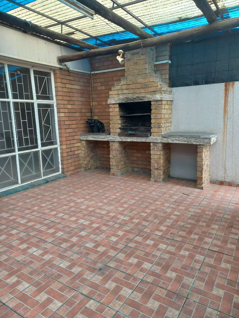 2 Bedroom Property for Sale in East Geduld Gauteng