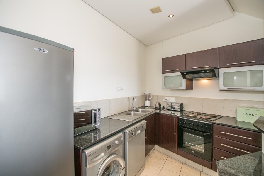 To Let 2 Bedroom Property for Rent in Sandhurst Gauteng