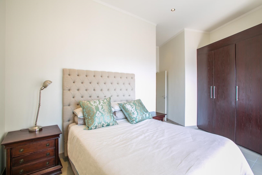 To Let 2 Bedroom Property for Rent in Sandhurst Gauteng