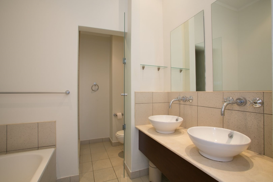 To Let 2 Bedroom Property for Rent in Sandhurst Gauteng