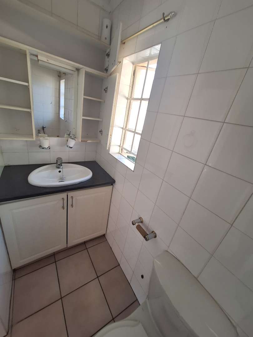 To Let 1 Bedroom Property for Rent in Ontdekkerspark Gauteng