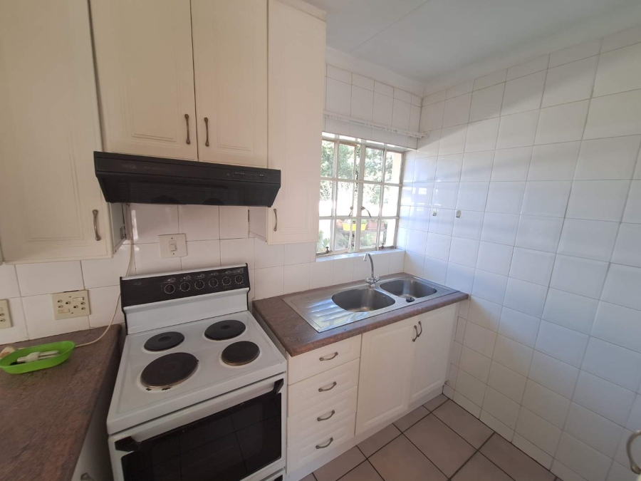 To Let 1 Bedroom Property for Rent in Ontdekkerspark Gauteng