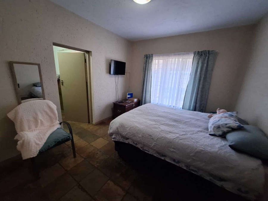 To Let 3 Bedroom Property for Rent in Weltevreden Park Gauteng