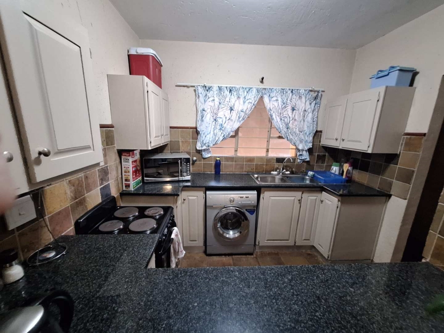 To Let 3 Bedroom Property for Rent in Weltevreden Park Gauteng