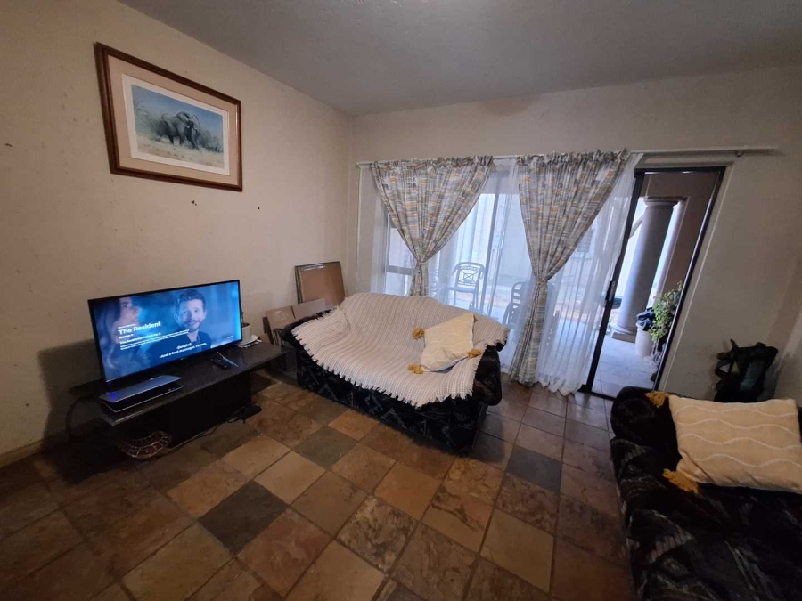 To Let 3 Bedroom Property for Rent in Weltevreden Park Gauteng