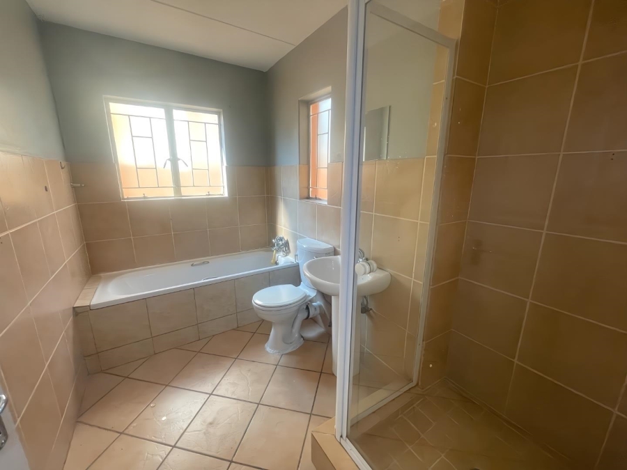 2 Bedroom Property for Sale in Birch Acres Gauteng
