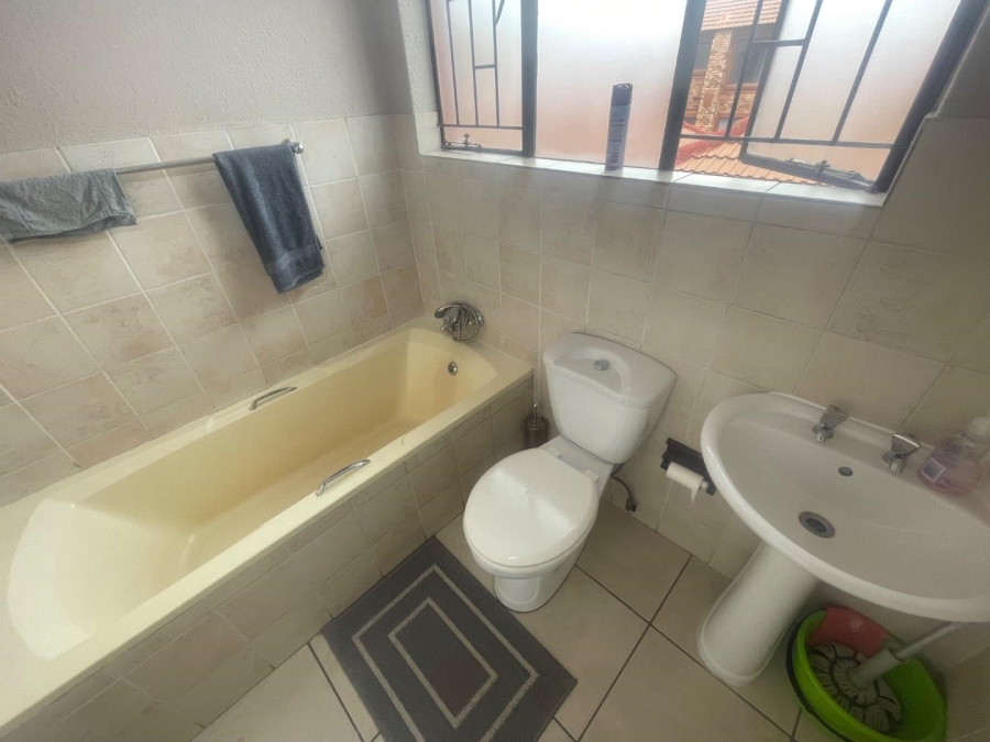 3 Bedroom Property for Sale in Edleen Gauteng