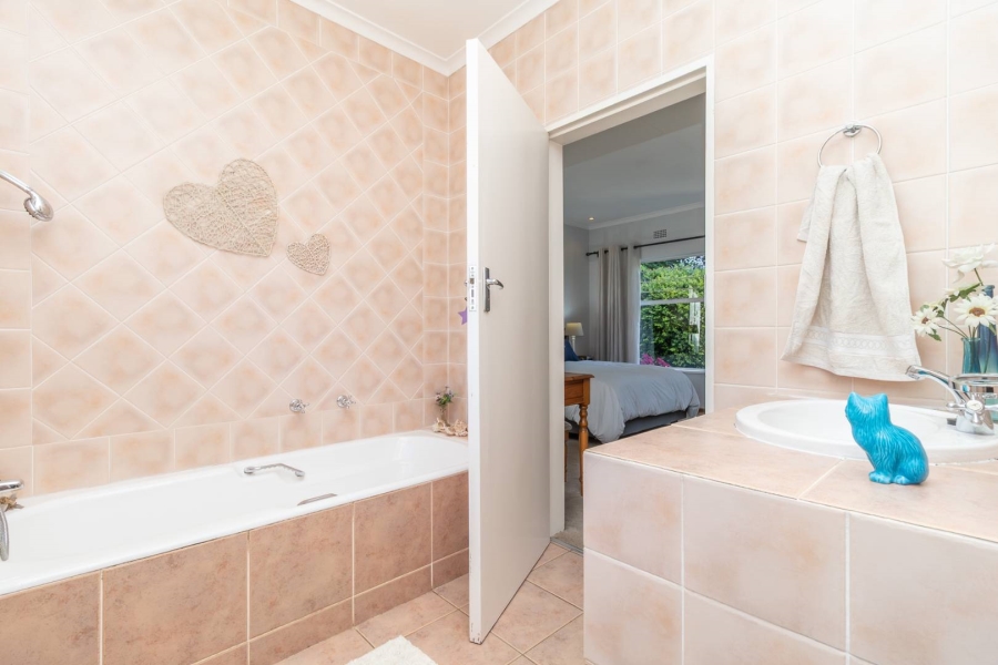5 Bedroom Property for Sale in Constantia Kloof Gauteng