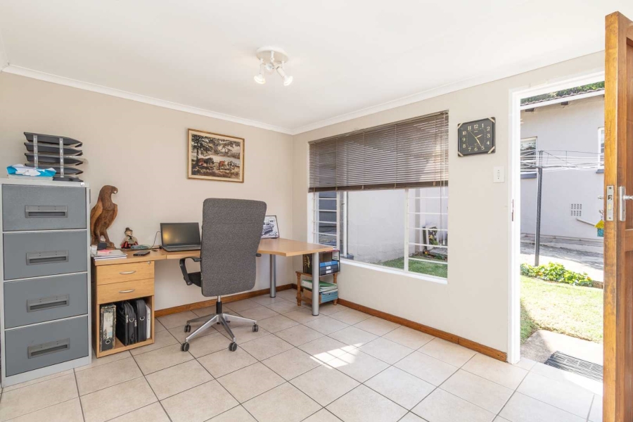 5 Bedroom Property for Sale in Constantia Kloof Gauteng